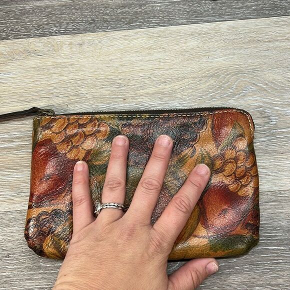 Patricia Nash wristlet - Picture 7 of 7